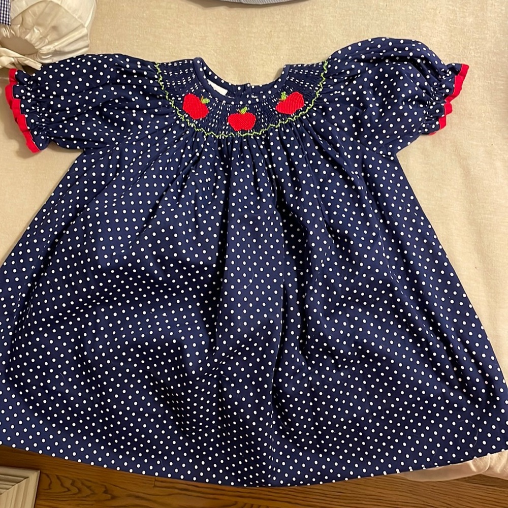 Smocked Giraffe Size 3 apple dress